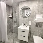 Airi Beach Studios Self Check-In, Free Parking *