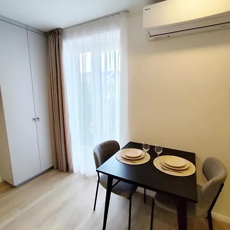 Airi Self Check-in, Free Parking Apartment *