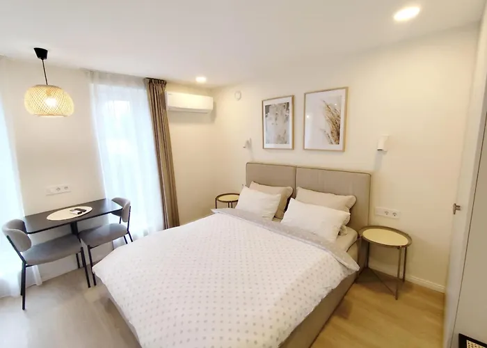 Airi Beach Studios Self Check-In, Free Parking *